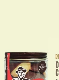 Biscuits with dark chocolate and chilli pepper