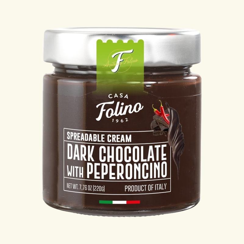 Dark chocolate with peperoncino spreadable cream